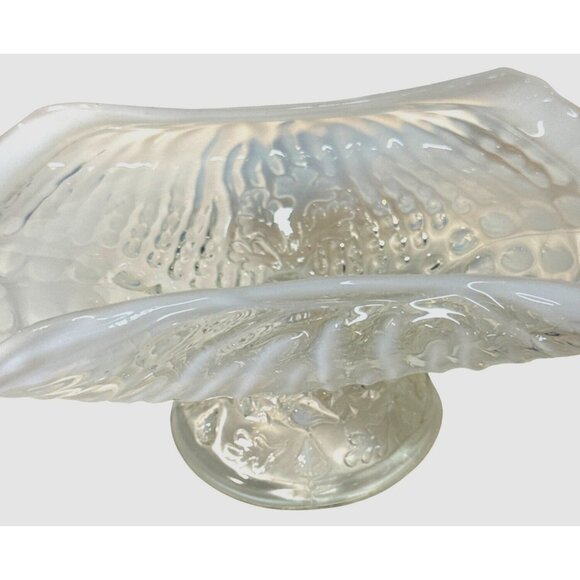 Vintage Fenton Opalescent Argonaut Shell Glass Pedestal Bowl - Picture 10 of 13